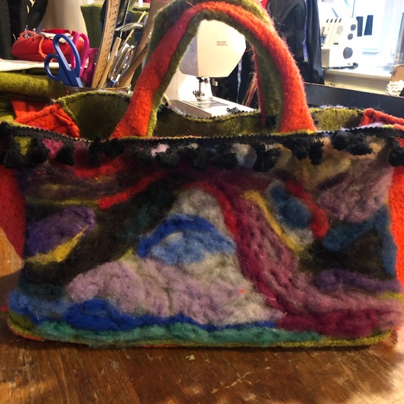 Handmade wool felted handbags - Picture 3 of 6